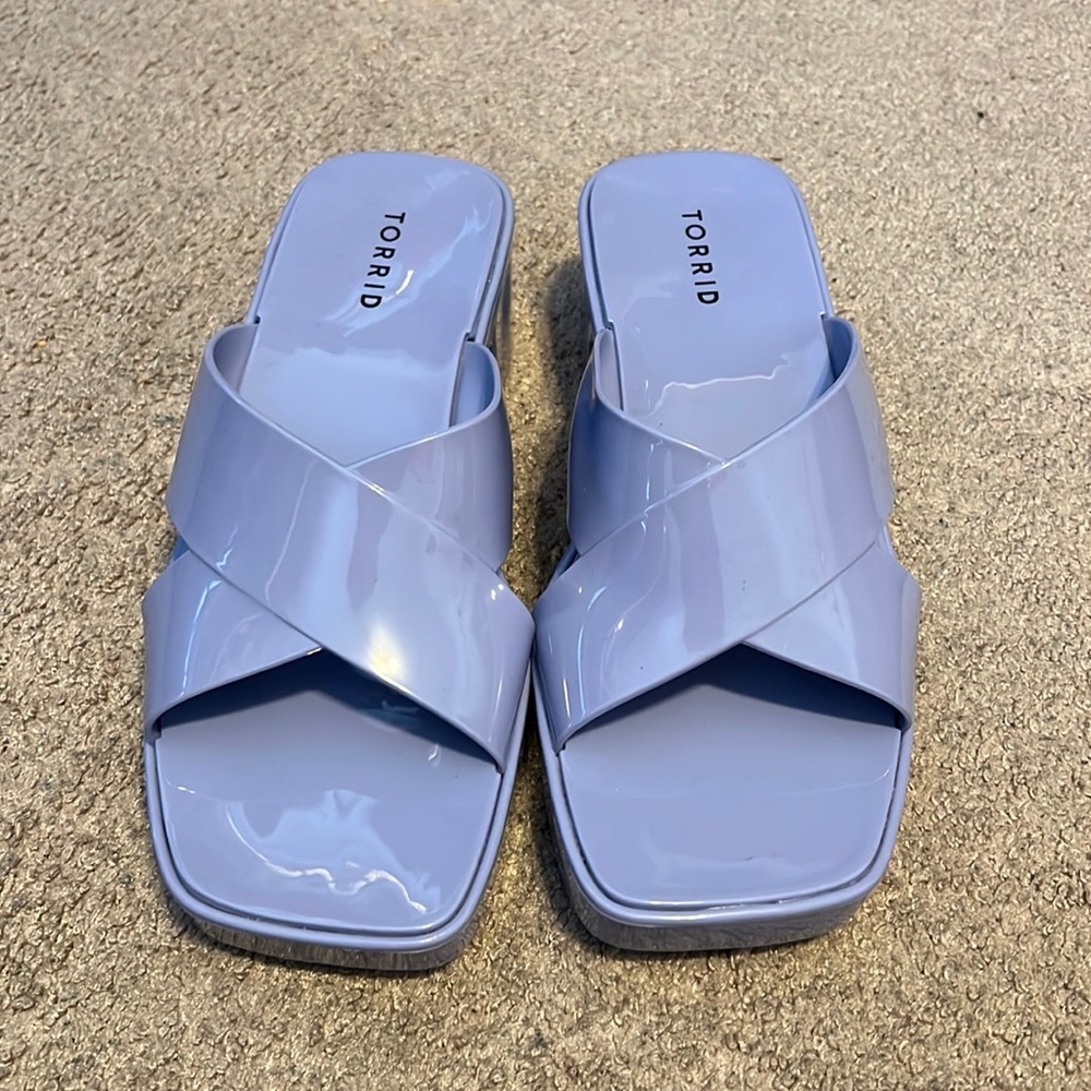 Torrid Size 8W Purple Sandal
